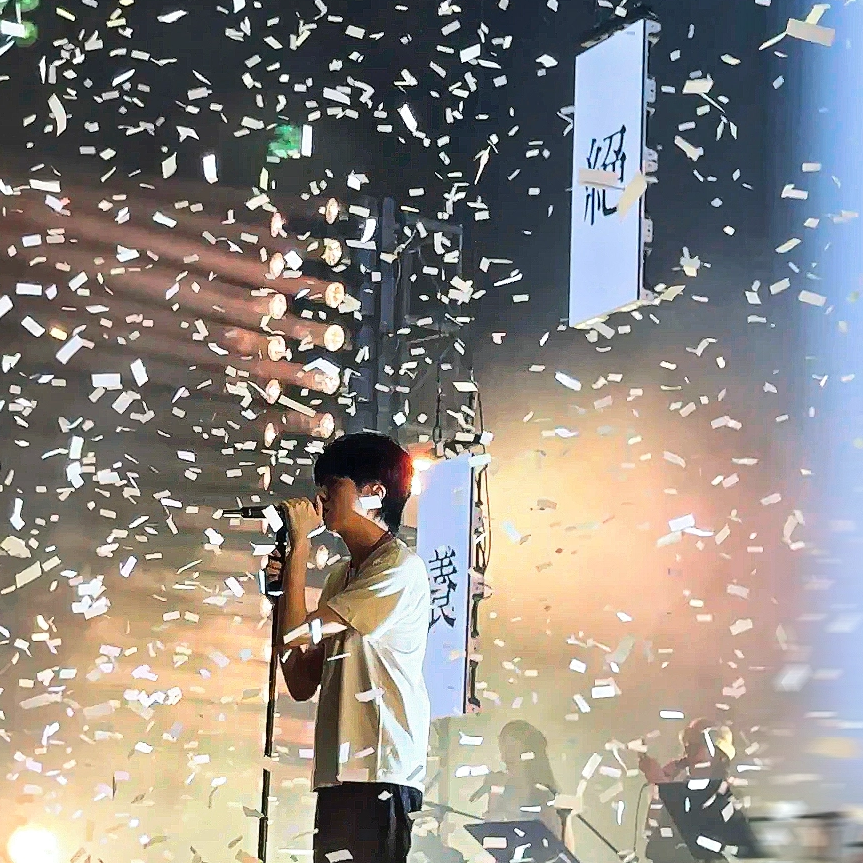 姜云升携《不息》燃爆深圳，VDF微吊装置助力冰屏舞动，说唱魅力点亮青春盛夏